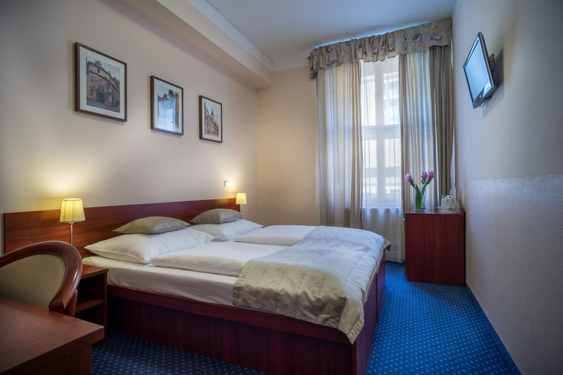 Pytloun Kampa Garden Hotel Prague Exterior photo